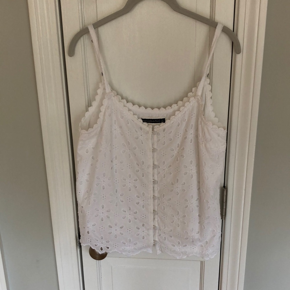 Abercrombie & Fitch white button-up patterned adjustable strap shirt (L)